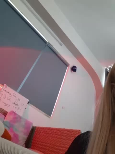 LittleDelora Adult Chat September 27, 2025