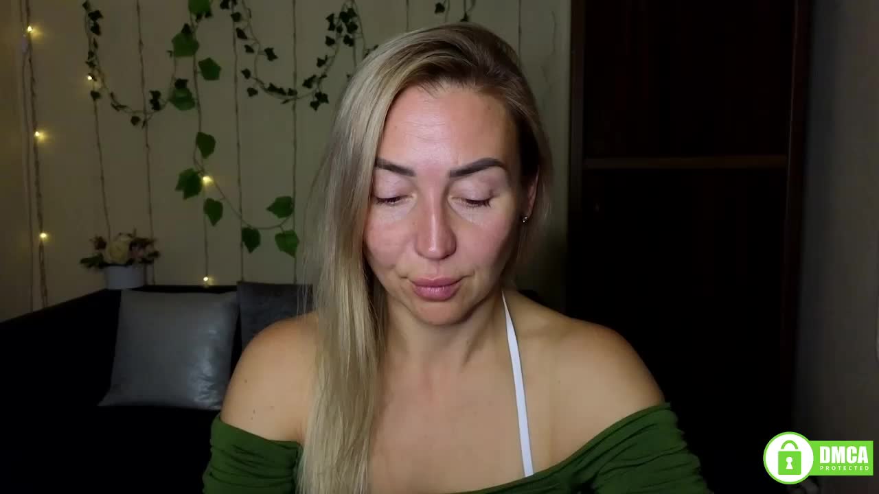 Jullyblondkiss Adult Chat September 28, 2025