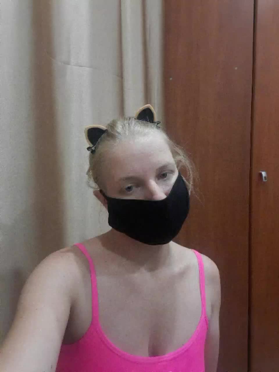 -nelya- Adult Chat September 28, 2025