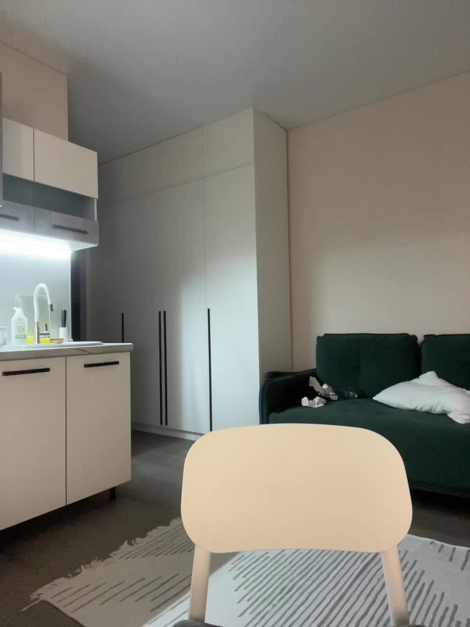 v_-_-_v Adult Chat September 28, 2025