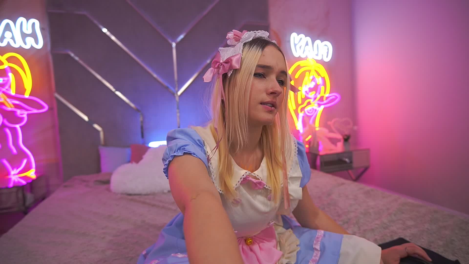 LilElfie Adult Chat September 28, 2025