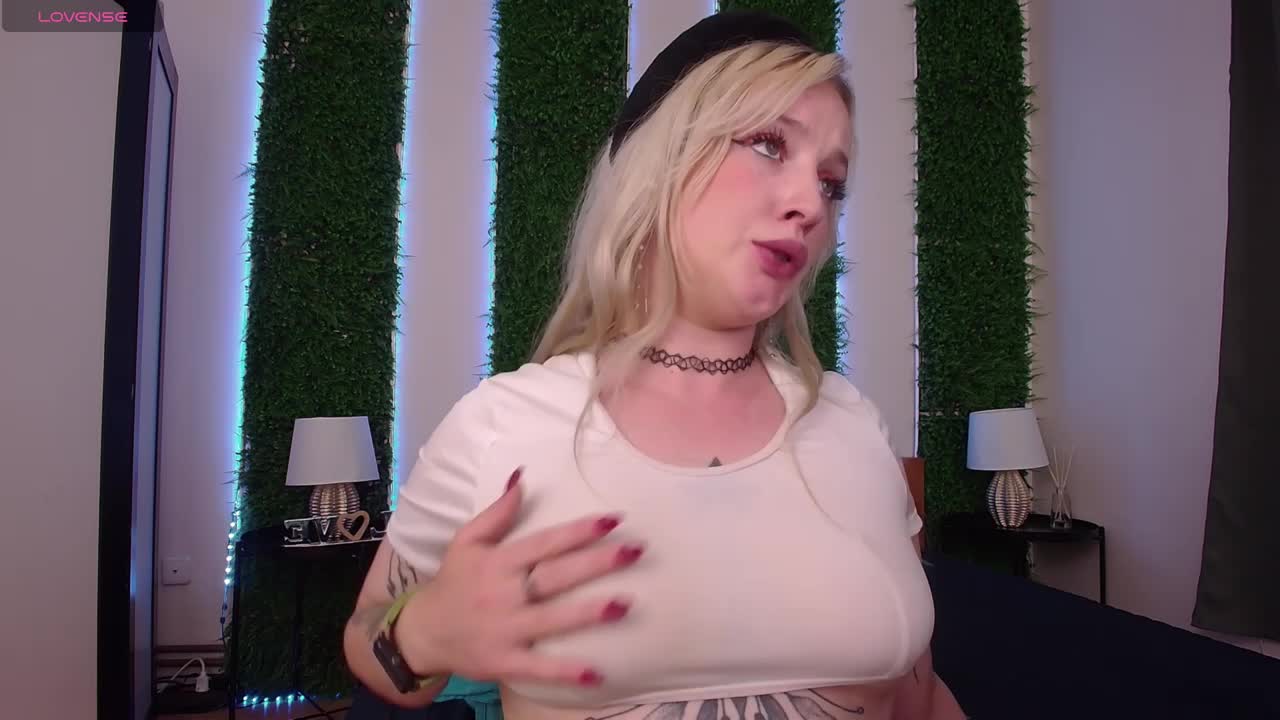 Nicole__Aniston_ Adult Chat September 28, 2025