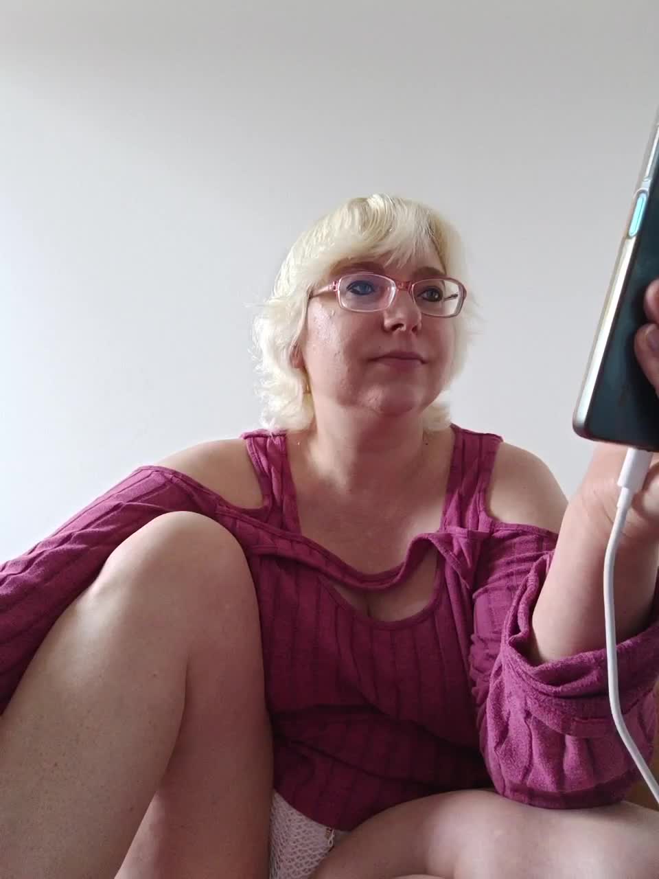 Vika211 Adult Chat September 28, 2025