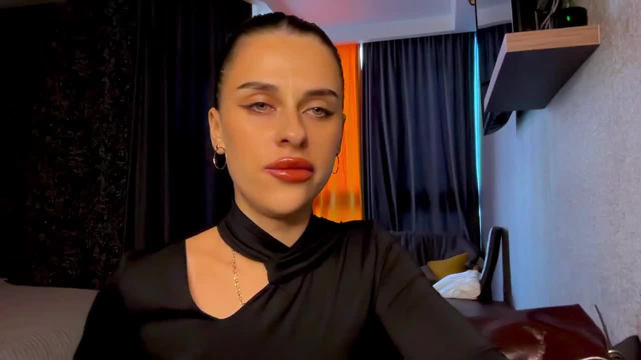 MariaValverdeee Adult Chat September 28, 2025