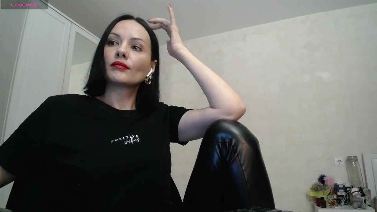 Goddess-VENUS Adult Chat September 29, 2025