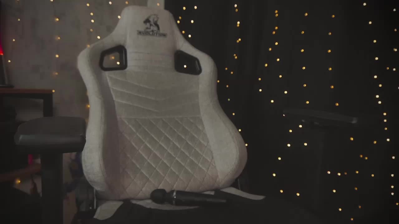 cutesoneckaaa Adult Chat September 29, 2025