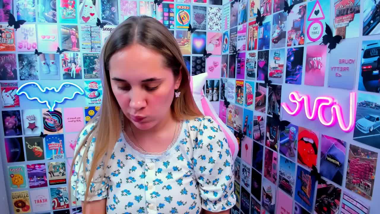 MiaMilas Adult Chat September 30, 2025