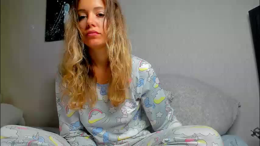 foxy_blond Adult Chat September 30, 2025