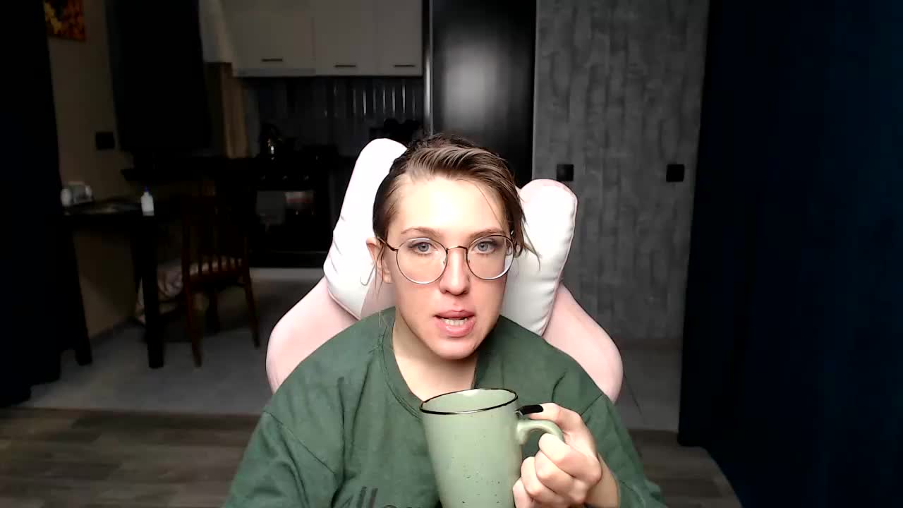 Reginasmilee Adult Chat September 30, 2025