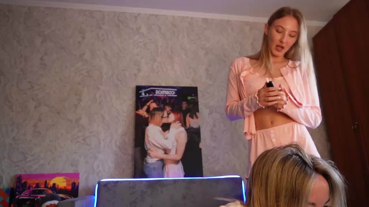 emely1benz Adult Chat September 30, 2025