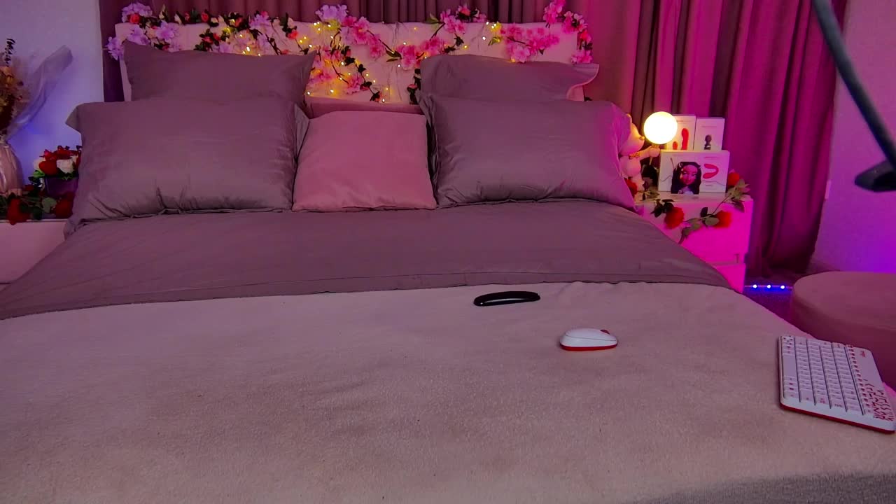 Cosmic_Sia Adult Chat September 30, 2025