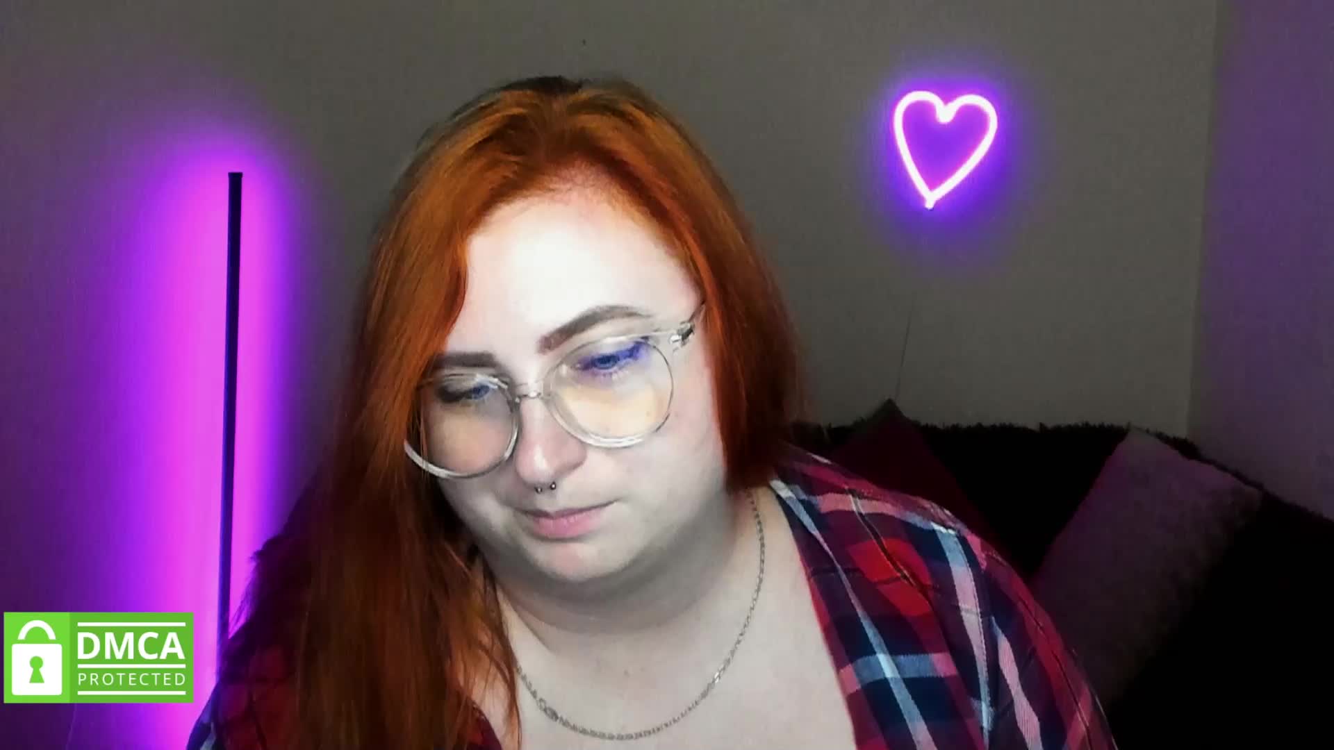 Aliciaredluv Adult Chat September 30, 2025