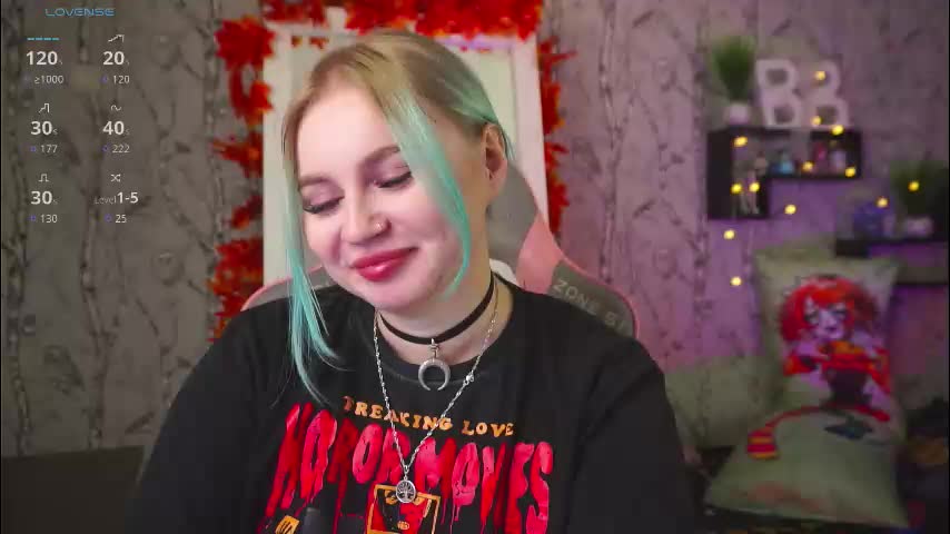 moon_valkyriie Adult Chat October 1, 2025