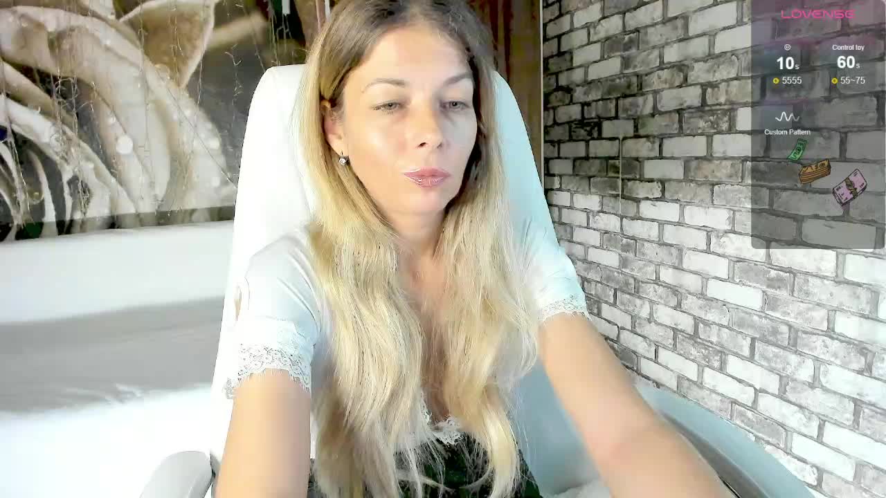 Eva-Melow Adult Chat October 1, 2025