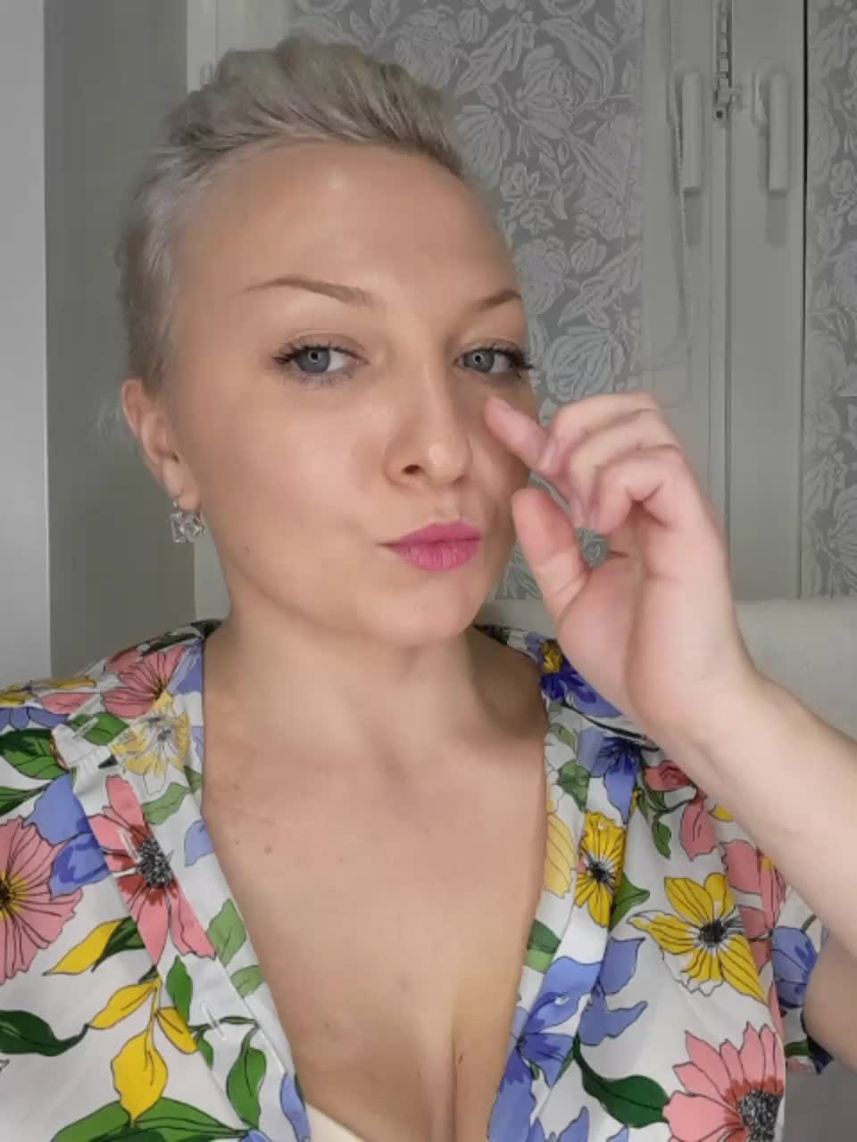 Anesteishen Adult Chat October 1, 2025