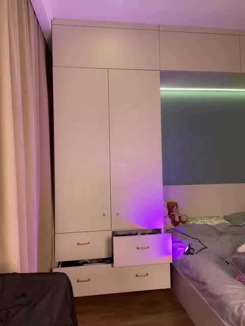 MelenaFox Adult Chat October 1, 2025