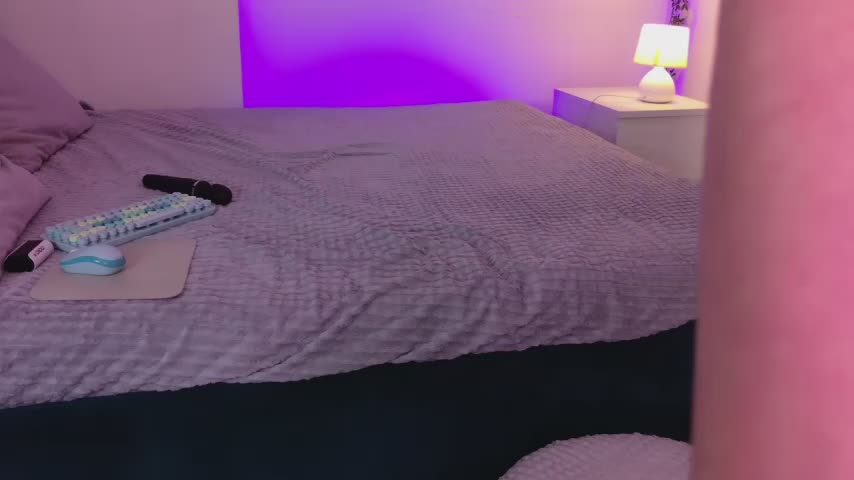 Peach_Avalanche Adult Chat October 1, 2025