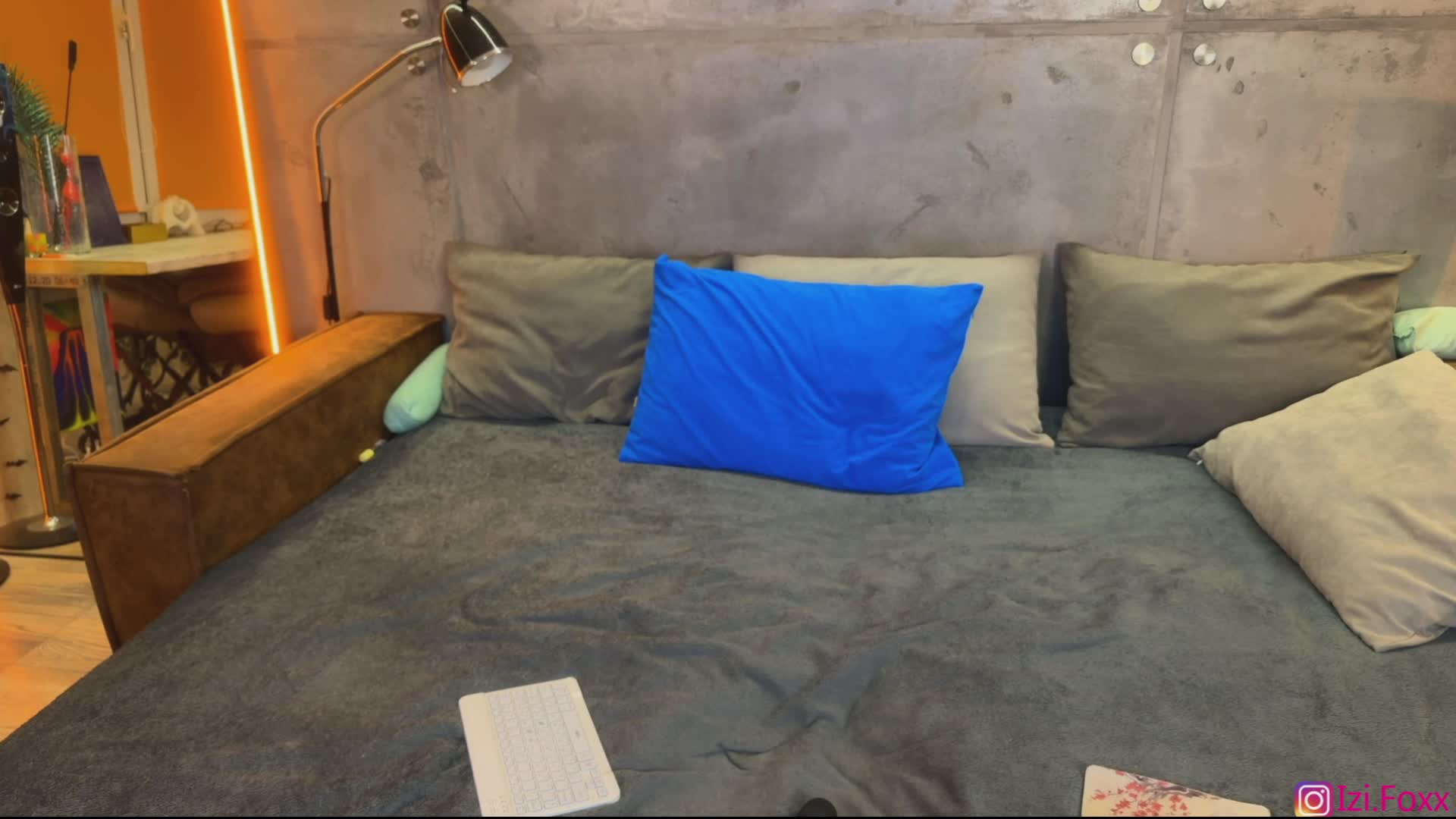 Na-izi Adult Chat October 2, 2025