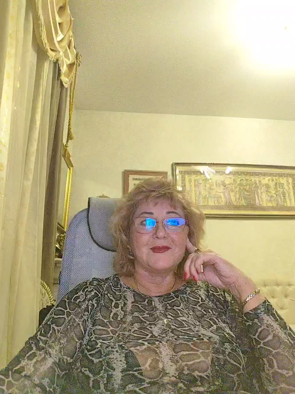 KarinkaSweet Adult Chat October 2, 2025