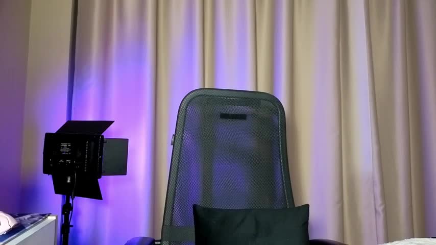 AmyLeeplay Adult Chat October 2, 2025