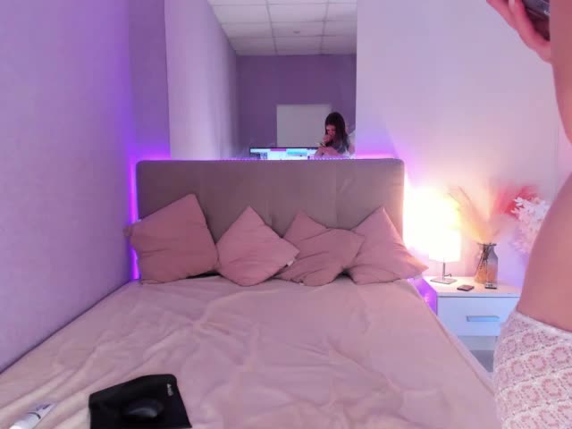 NikkiBust Adult Chat October 2, 2025