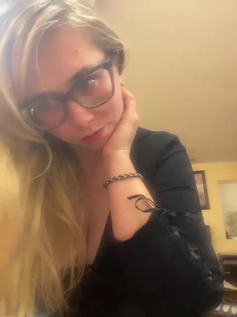 Elegant00Girl Adult Chat October 2, 2025