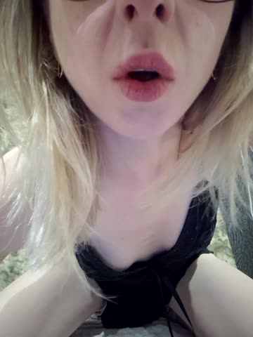 Butterfly_Lily Adult Chat October 2, 2025