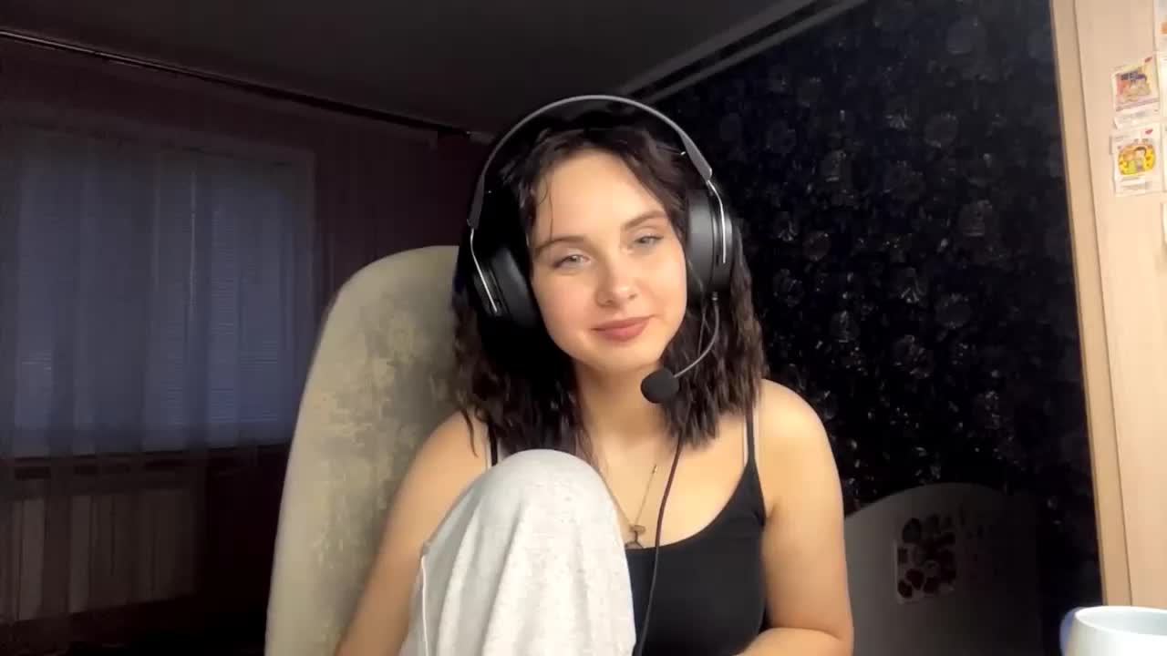 CANDY-LIPS-GIRL Adult Chat October 2, 2025