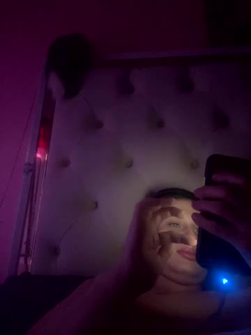 Flossy_Vettie Adult Chat October 3, 2025