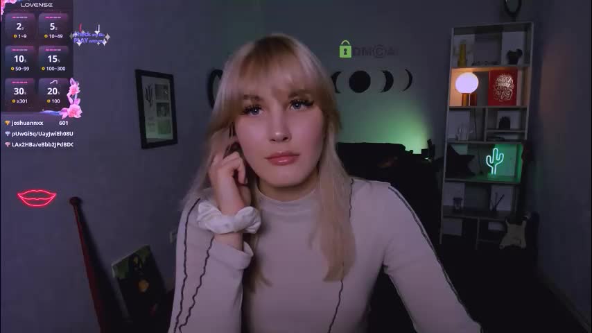 rebecca_smile_ Adult Chat October 3, 2025