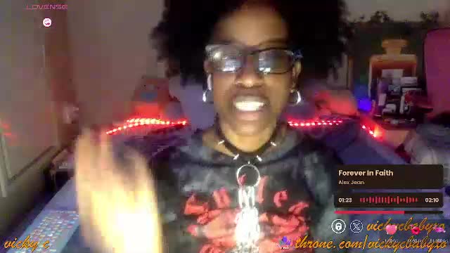 viiickyyy Adult Chat October 3, 2025