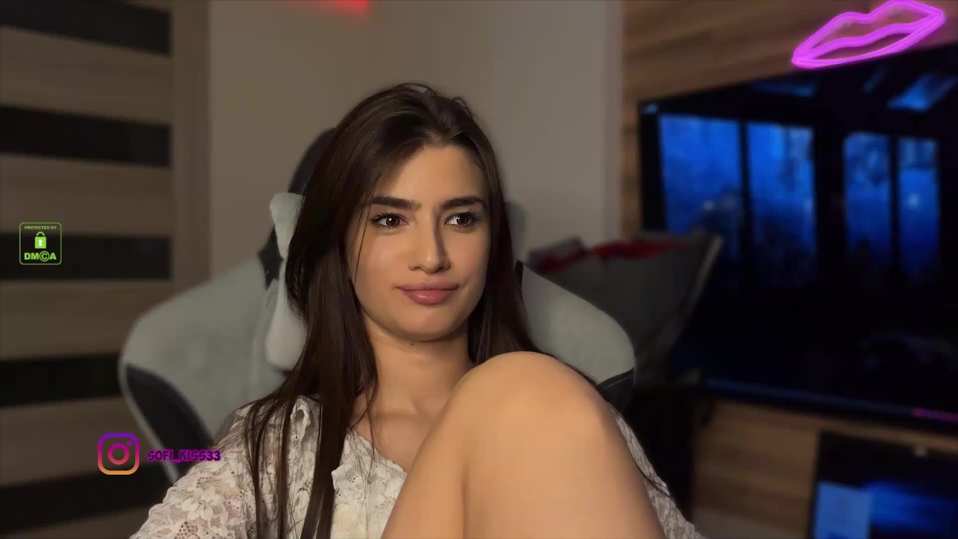 Sofi-Mi Adult Chat October 3, 2025