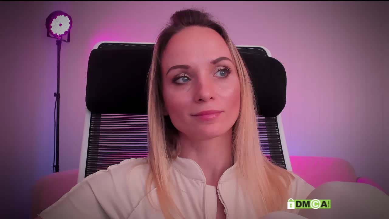 Louise_Dance Adult Chat October 3, 2025