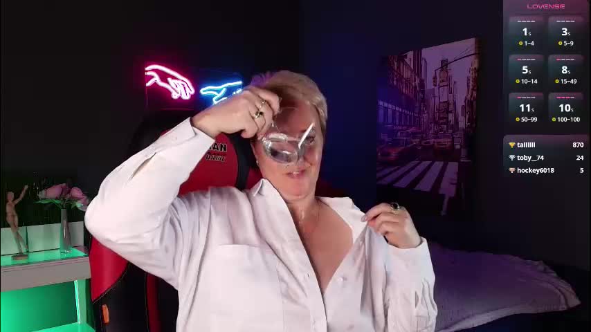 nika_smit Adult Chat October 3, 2025