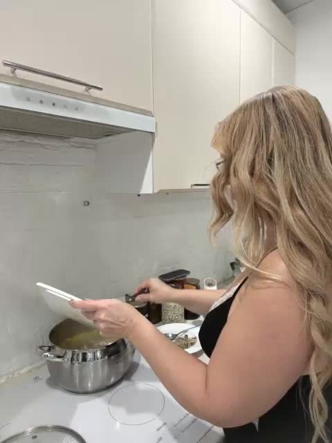 Milf_Zabava Adult Chat October 4, 2025