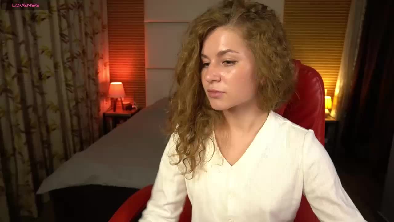 YoursGirlAlice Adult Chat October 4, 2025