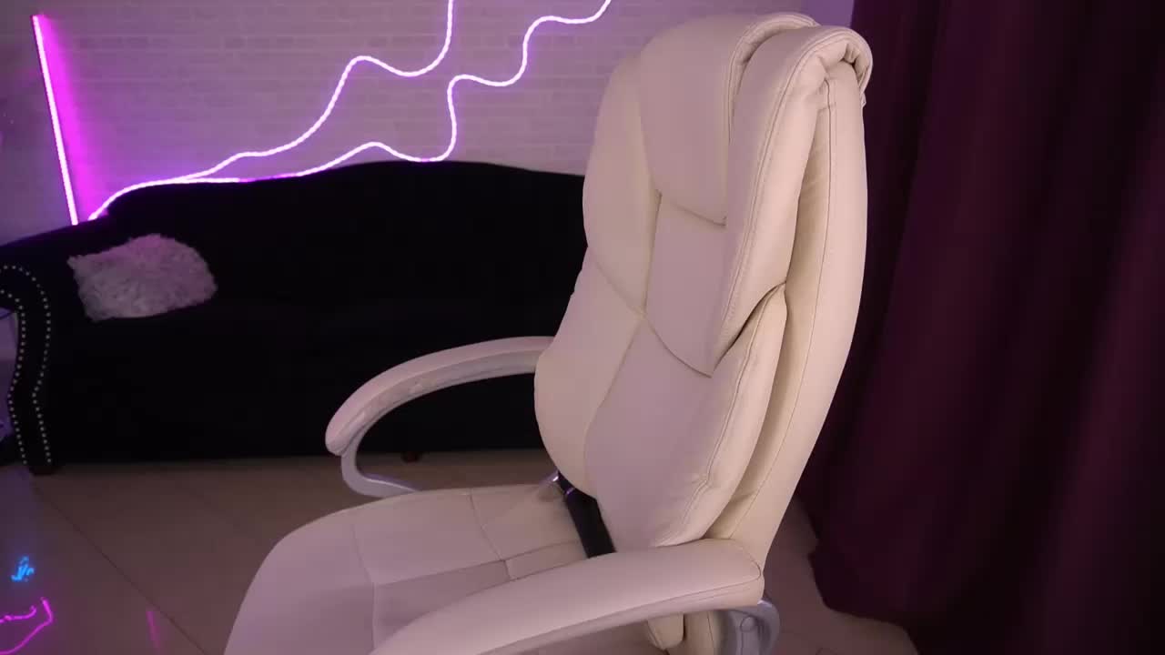 AmellyWhite Adult Chat October 4, 2025