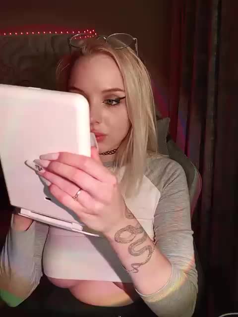 skarlett_goddess Adult Chat October 4, 2025