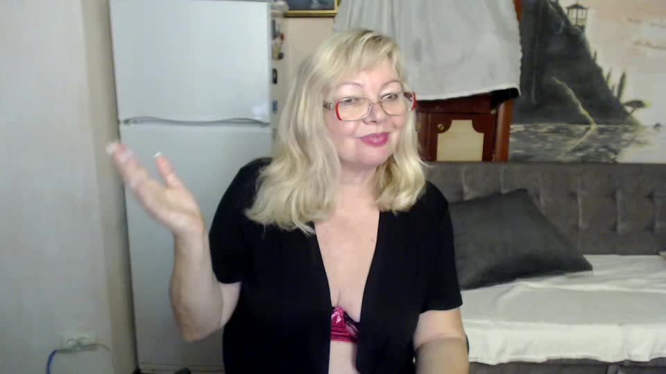 EvelynLoveShy Adult Chat October 4, 2025