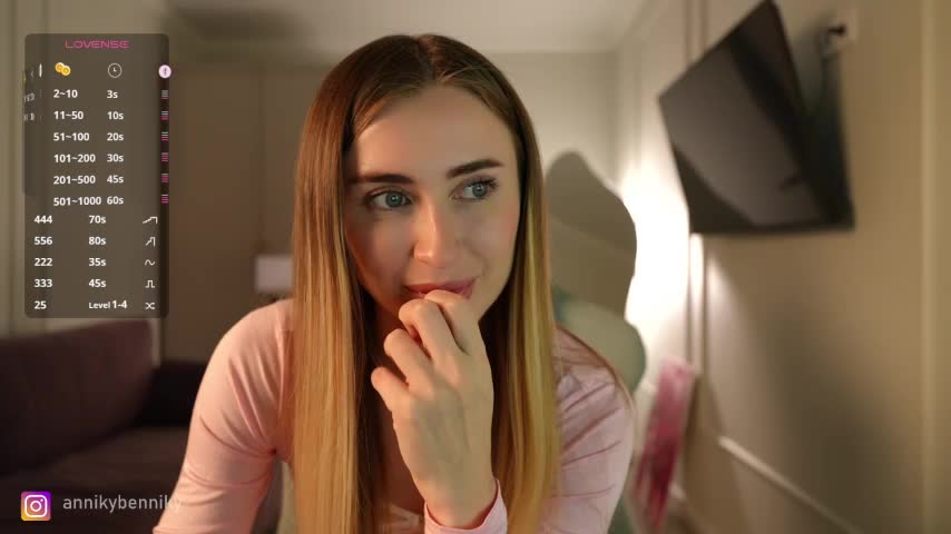 Coconutkittyy Adult Chat October 4, 2025