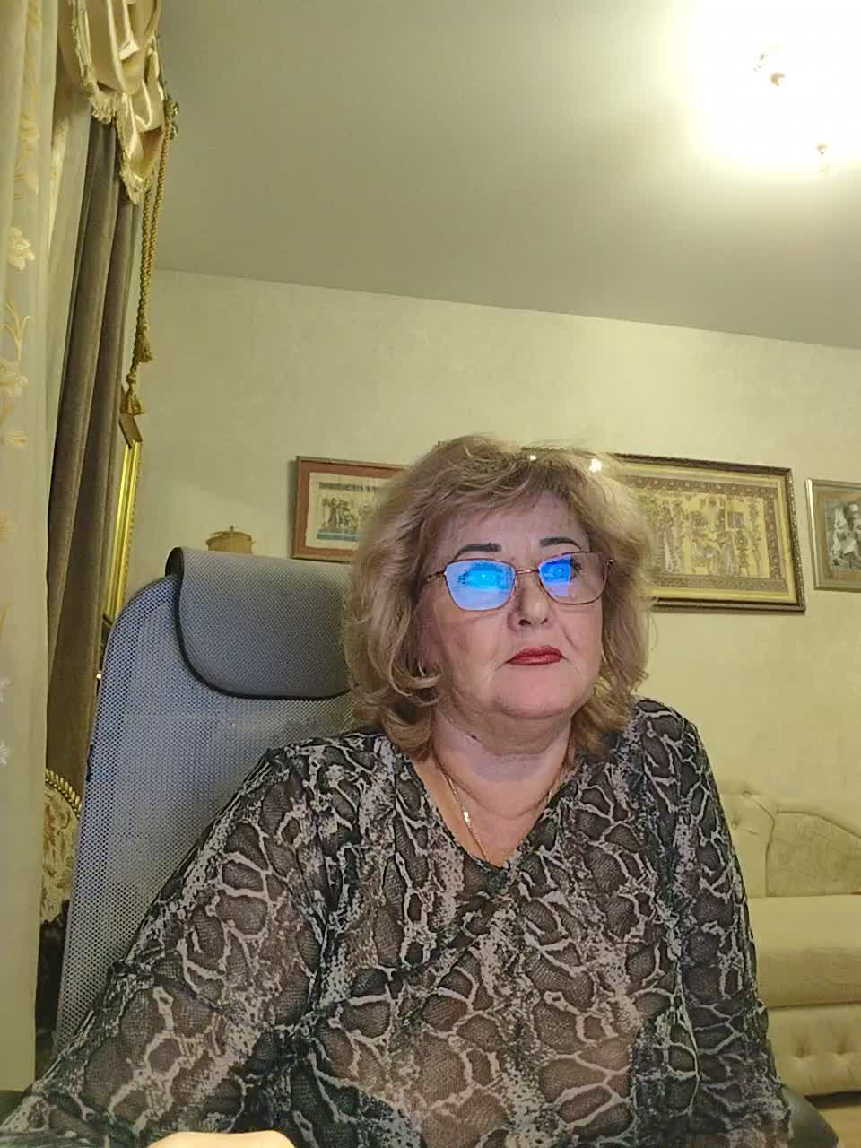 KarinkaSweet Adult Chat October 3, 2025