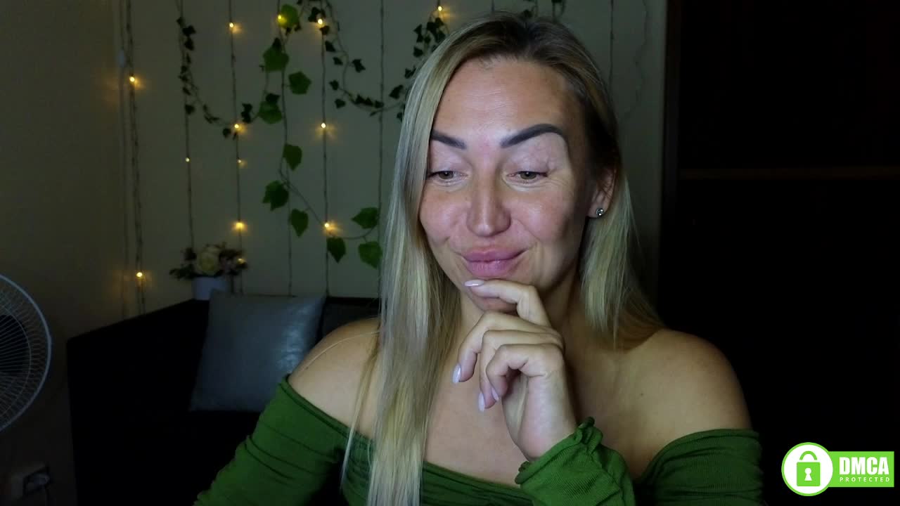 Jullyblondkiss Adult Chat October 4, 2025
