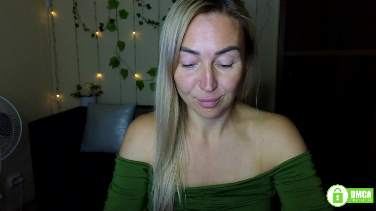 Jullyblondkiss Adult Chat October 4, 2025