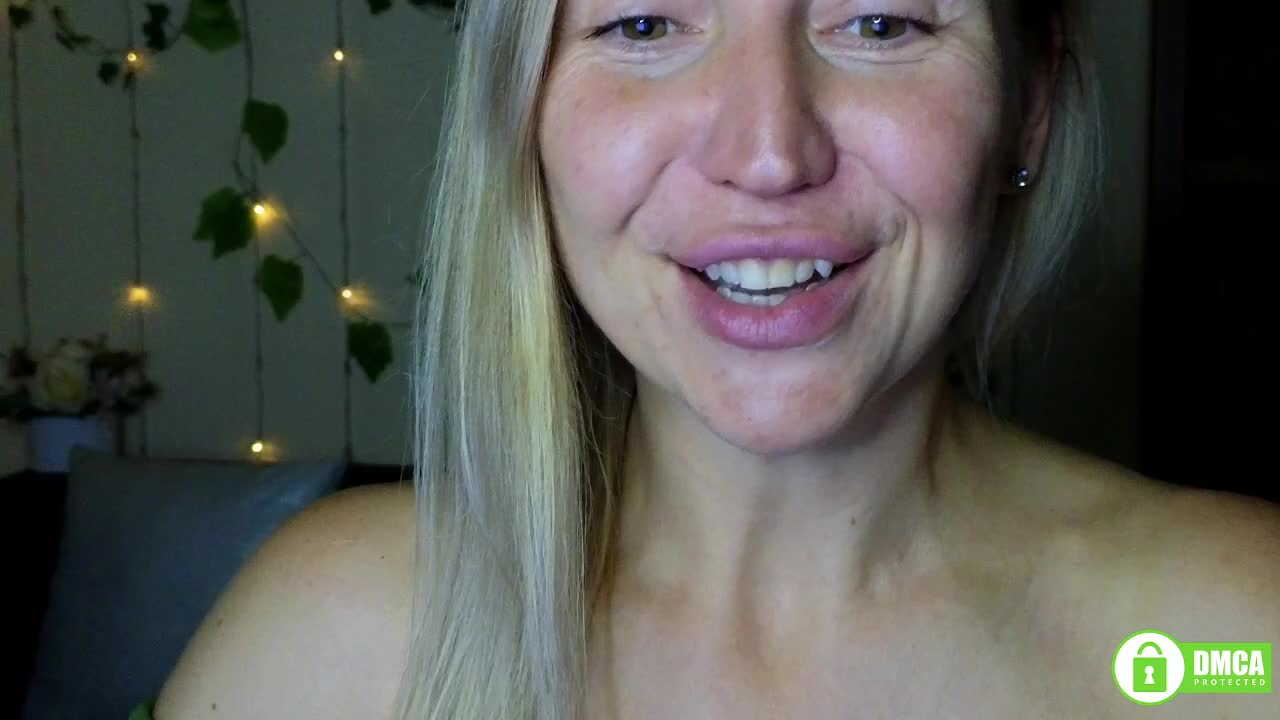 Jullyblondkiss Adult Chat October 4, 2025