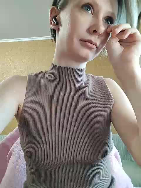 -Christina- Adult Chat October 4, 2025