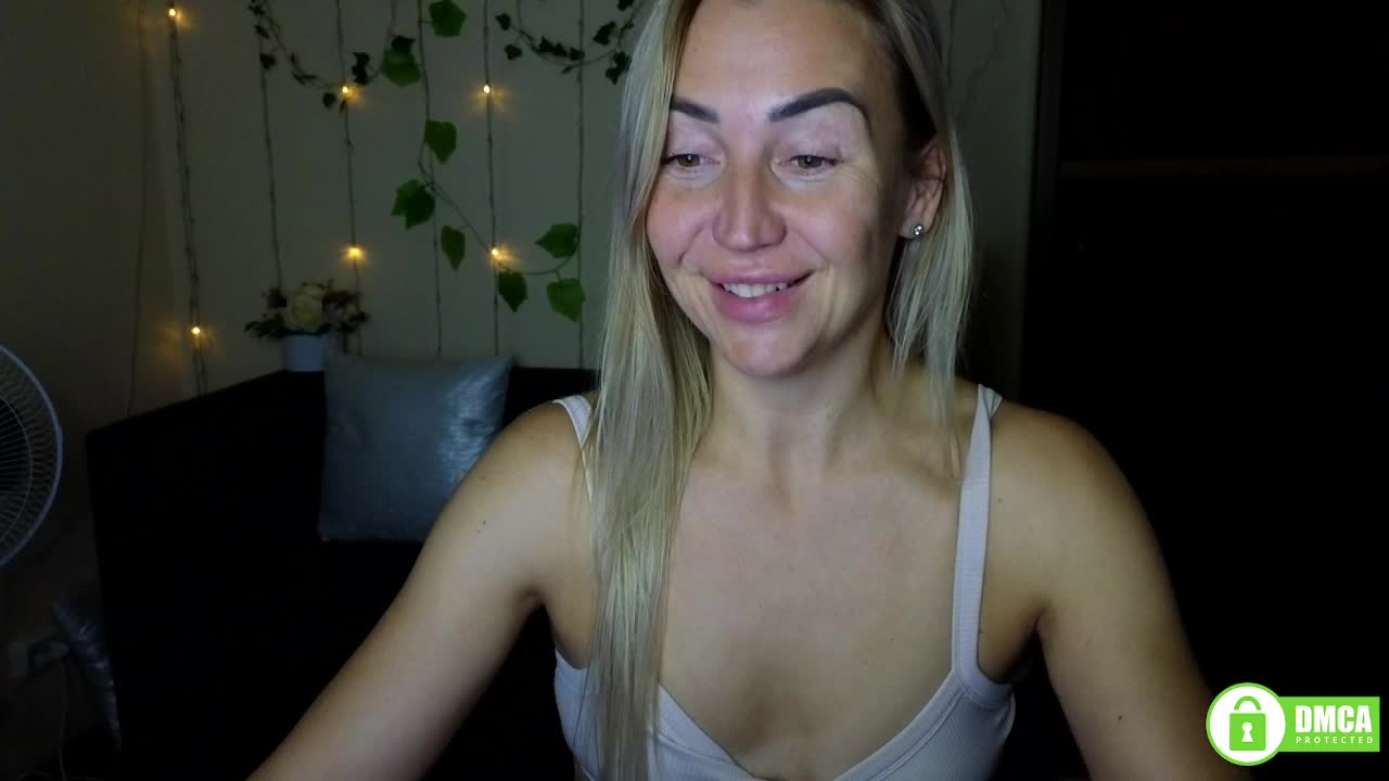 Jullyblondkiss Adult Chat October 4, 2025