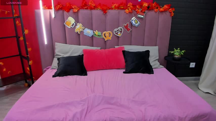 Selena_Cutiee Adult Chat October 4, 2025