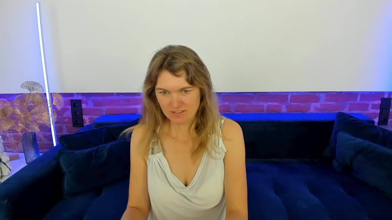 Annabel-xxx Adult Chat October 4, 2025