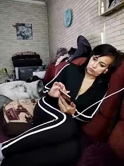 Lina-a-13 Adult Chat October 4, 2025