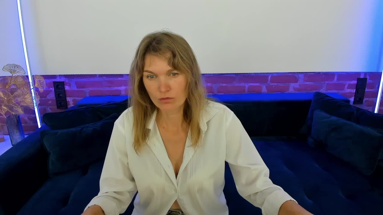 Annabel-xxx Adult Chat October 4, 2025